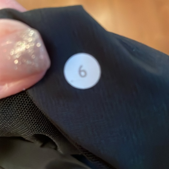 Lululemon pants - Picture 11 of 16